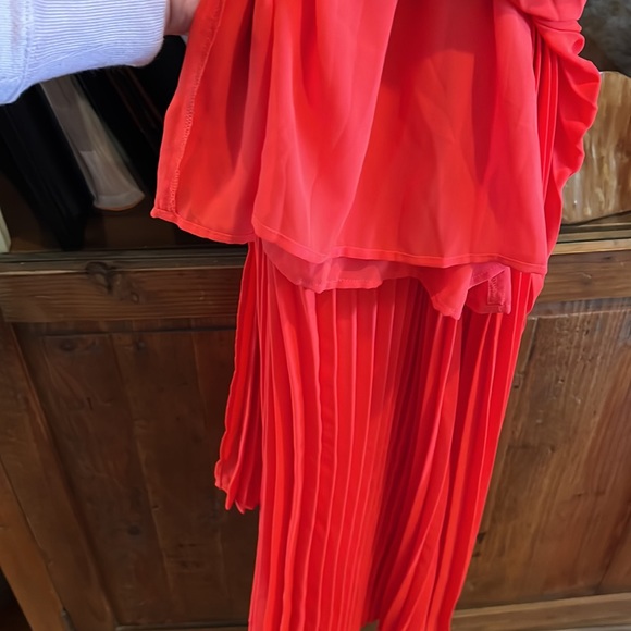 New without tags, Banana Republic size 6 tomato red pleated maxi dress. - Picture 8 of 9